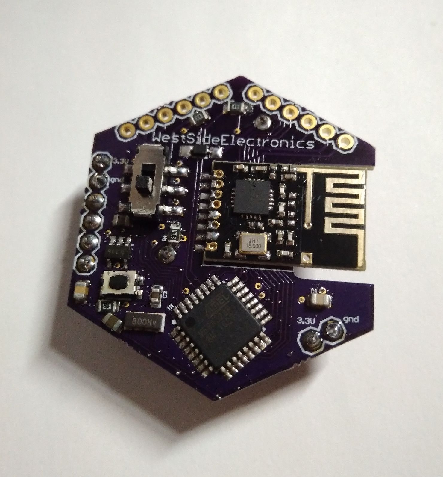 An integrated Arduino nRF24L01+ module